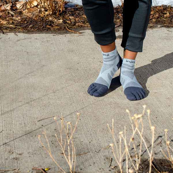 T-shirt Injini Ultra Run Mini Crew Gris pour femme